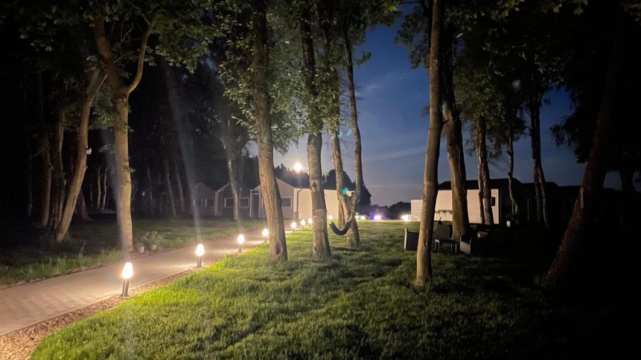 Lumi Resort Domki Letniskowe Z Podgrzewanym Basenem Rewal Bagian luar foto