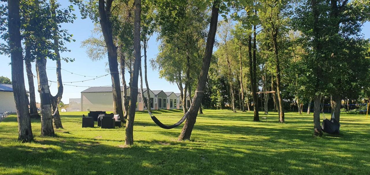 Lumi Resort Domki Letniskowe Z Podgrzewanym Basenem Rewal Bagian luar foto