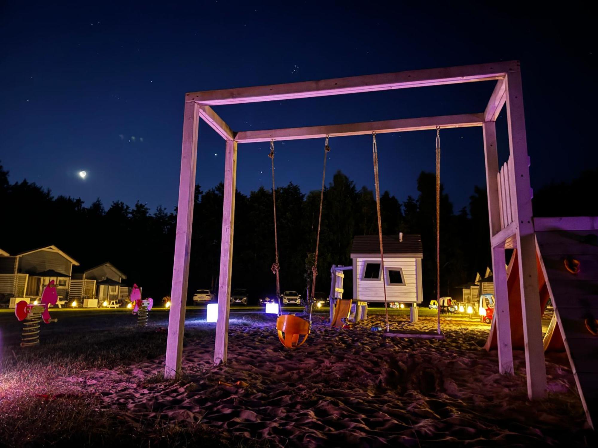 Lumi Resort Domki Letniskowe Z Podgrzewanym Basenem Rewal Bagian luar foto